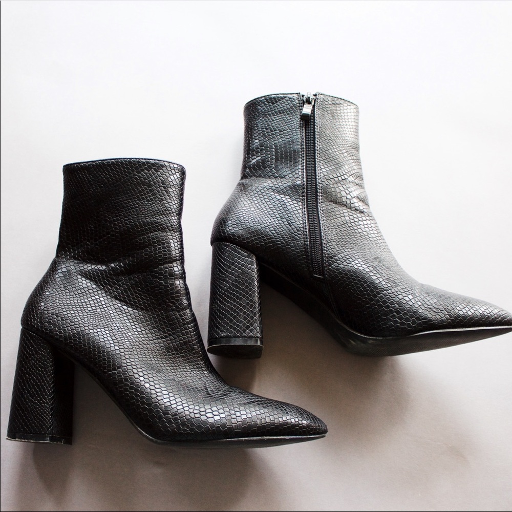 BOOHOO Black Snakeskin Print Ankle Boots